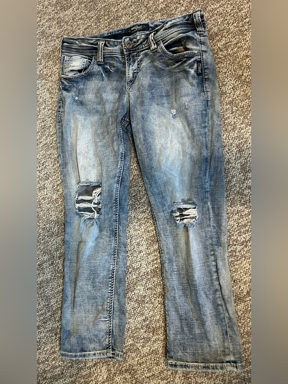Silver Jeans Light Blue Distressed capriJeans
